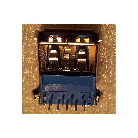 Gniazdo USB A kątowe 90 3.0 niebieskie AMPHENOL