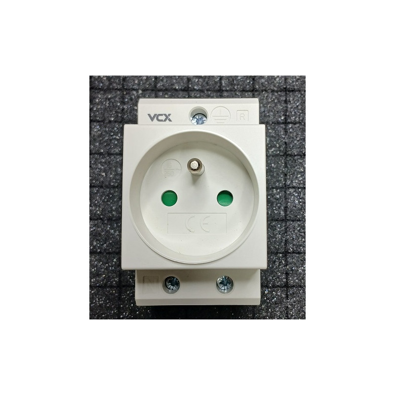 Gniazdo AC230V na szynę TH