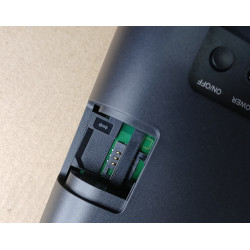 Huawei HA35-22 - widok z odsłoniętą pokrywą od gniazda karty SIM
